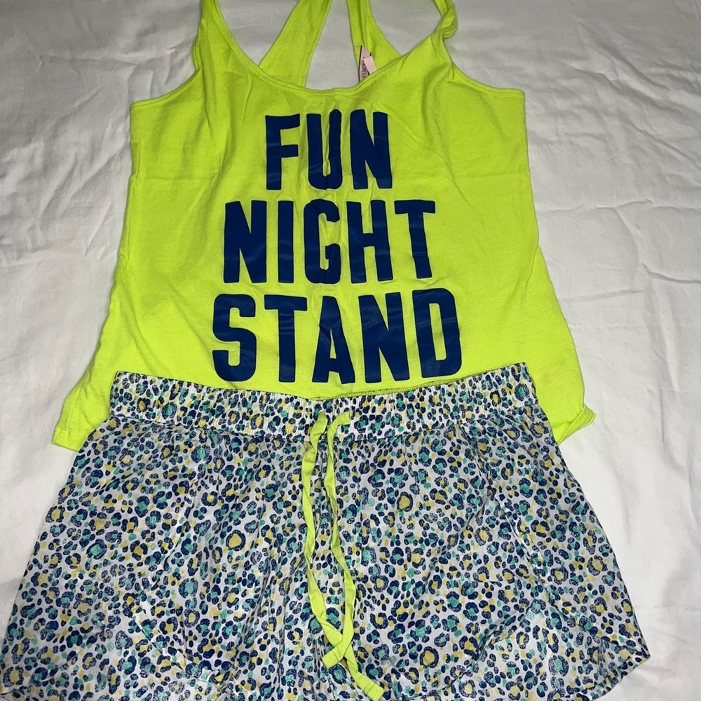 VS FUN NIGHT STAND Pajama Set